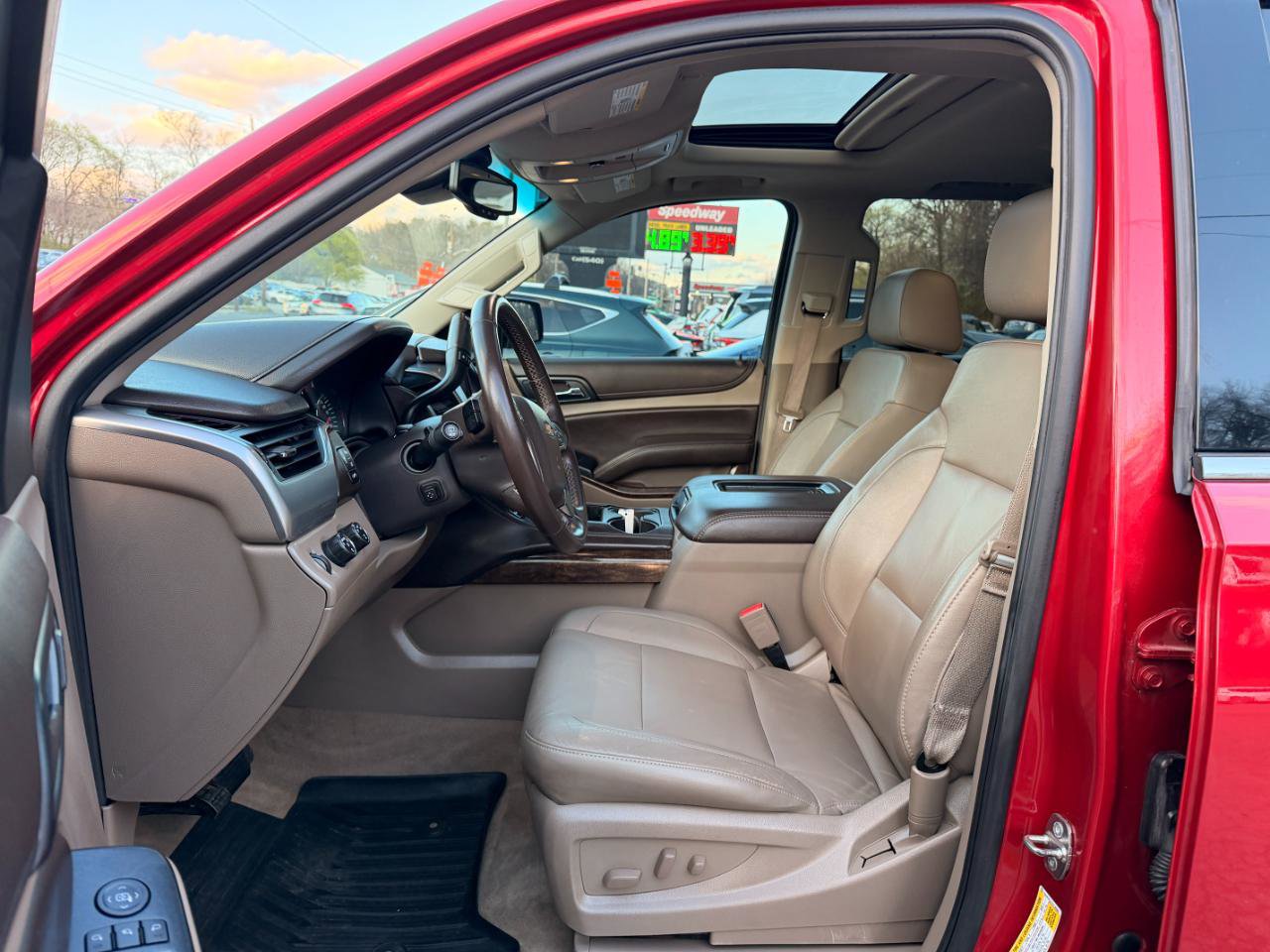 Used 2015 Chevrolet Tahoe LT w/ Luxury Package AWD/4WD image 9