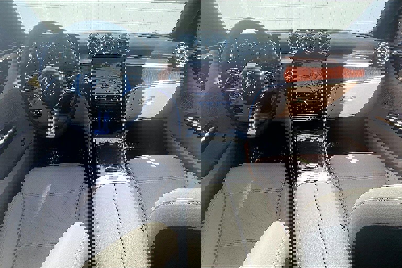 Used 2023 Mercedes-Benz C 300 4MATIC Sedan w/ Exclusive Trim Package image 19