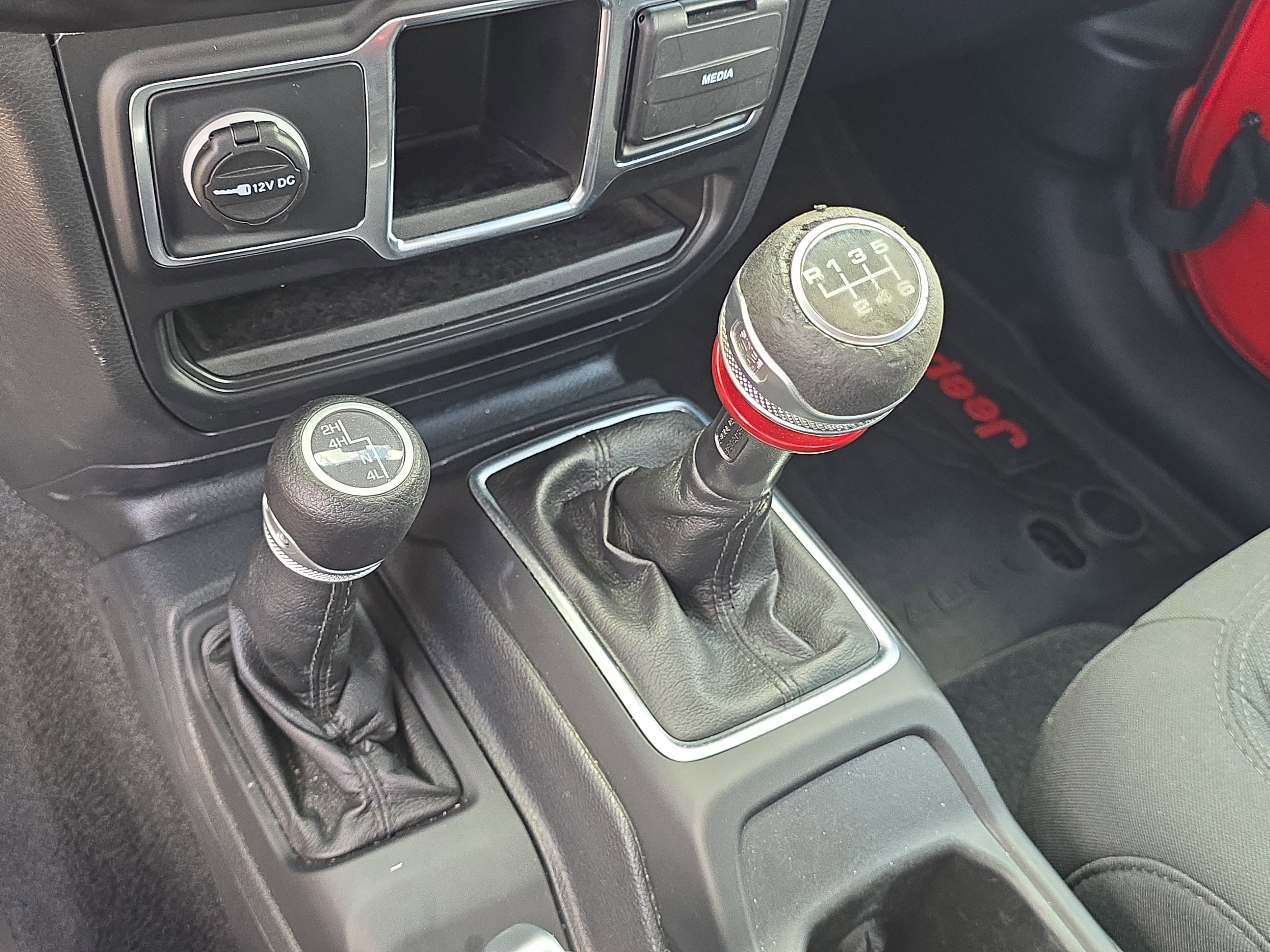 Used 2021 Jeep Wrangler Sport image 24