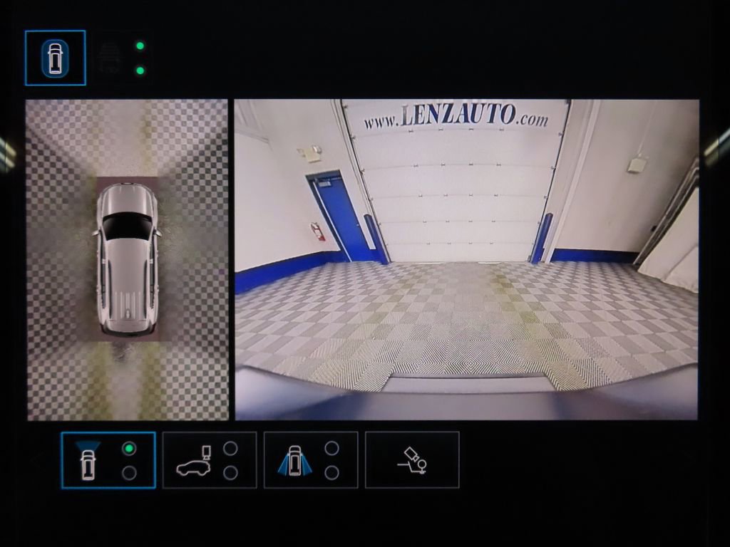 Used 2024 GMC Acadia AT4 w/ Luxury Package image 20