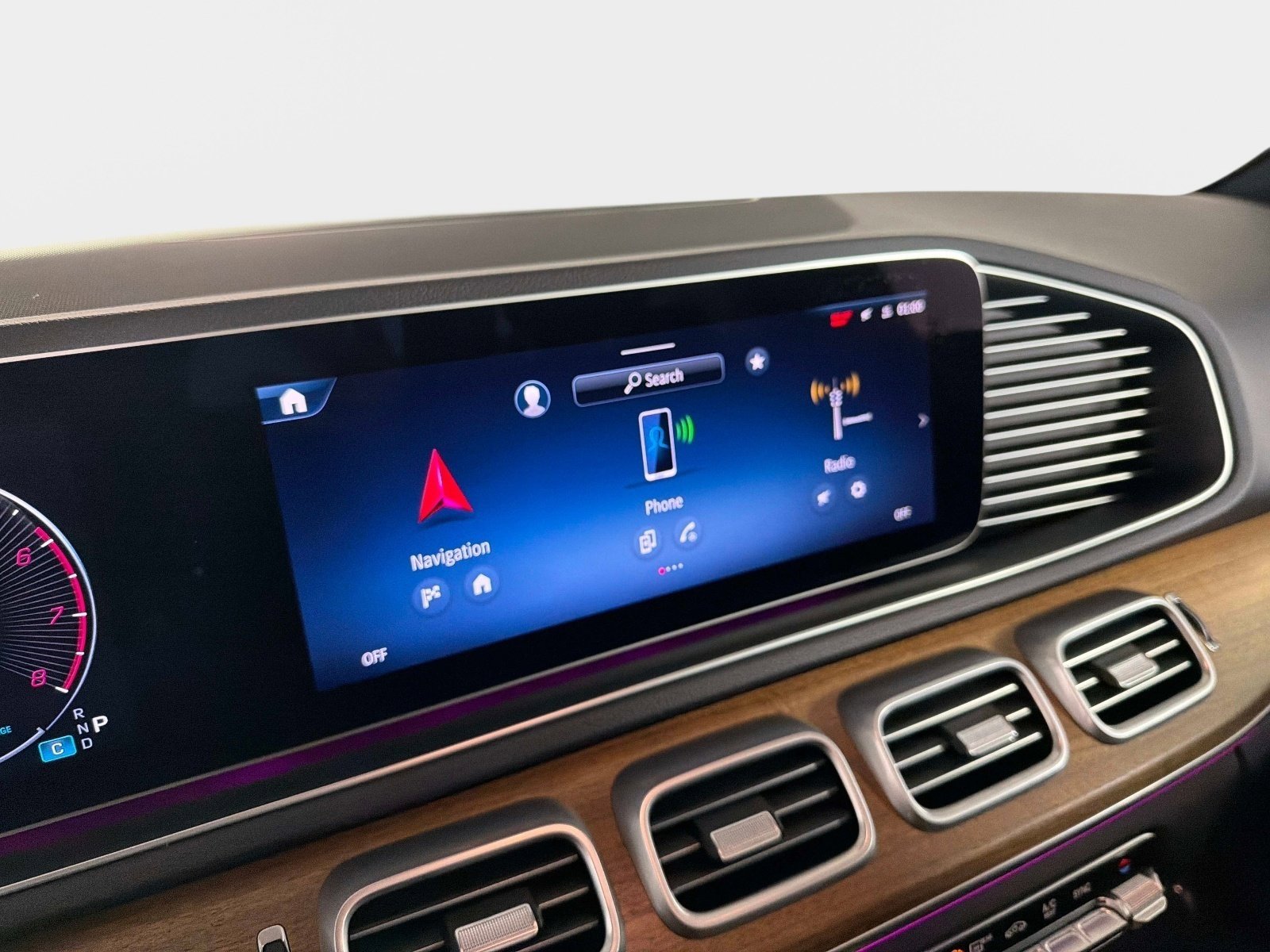 Used 2025 Mercedes-Benz GLE 450 4MATIC w/ Winter Package image 43