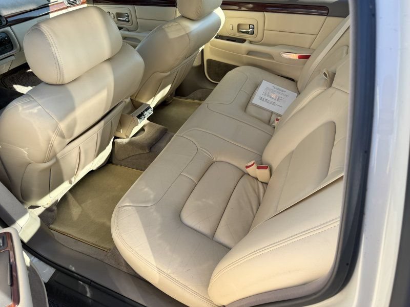 Used 1997 Cadillac De Ville Sedan FWD image 11