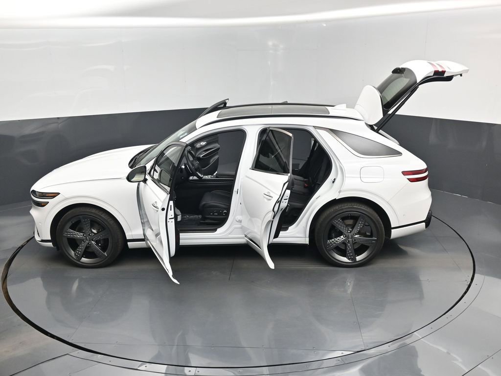 Used 2025 Genesis GV70 3.5T Sport w/ Sport Prestige Package image 17