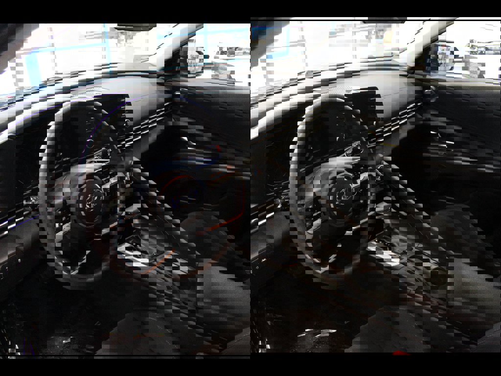 Used 2023 Hyundai Elantra SEL image 13