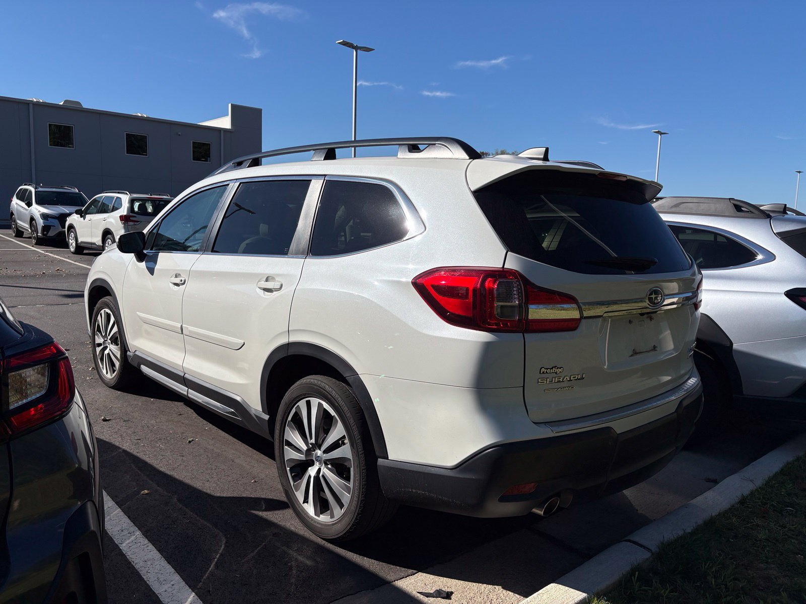 Used 2022 Subaru Ascent Limited w/ Technology Package AWD/4WD image 4