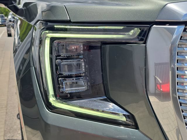 Certified 2024 GMC Yukon XL Denali w/ Advanced Technology Package AWD/4WD image 10