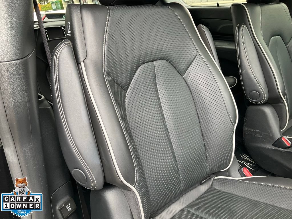 Used 2023 Chrysler Pacifica Limited w/ Uconnect Theater Family Group FWD image 56