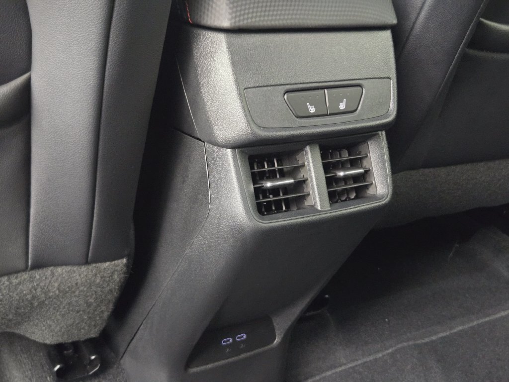 New 2026 Chevrolet Equinox RS w/ Convenience Package III FWD image 33