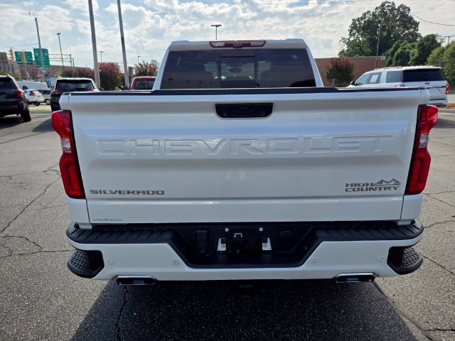 Used 2023 Chevrolet Silverado 1500 High Country w/ Technology Package AWD/4WD image 7