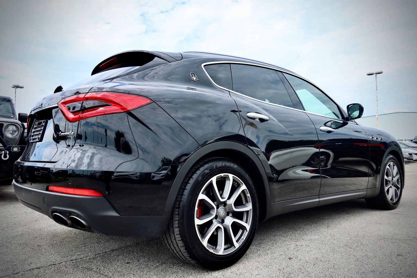 Used 2018 Maserati Levante S AWD/4WD image 2