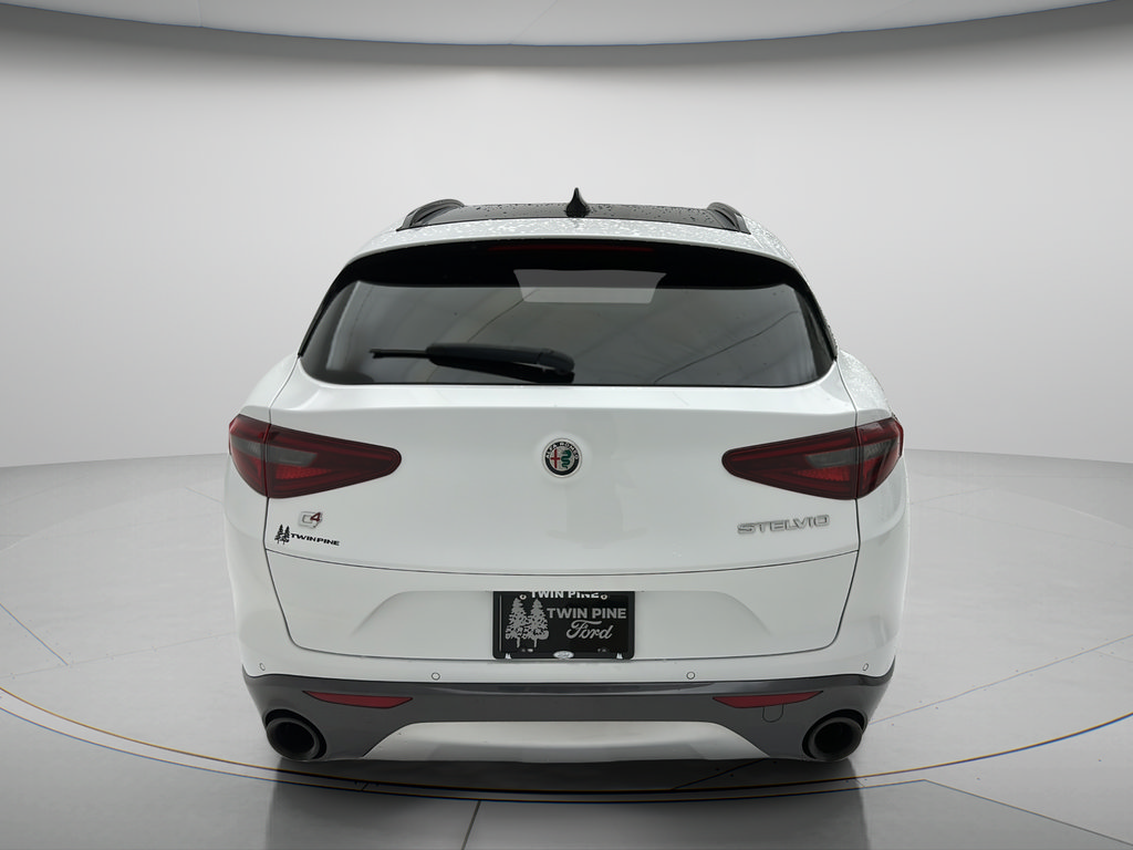 Used 2023 Alfa Romeo Stelvio Ti AWD/4WD image 7