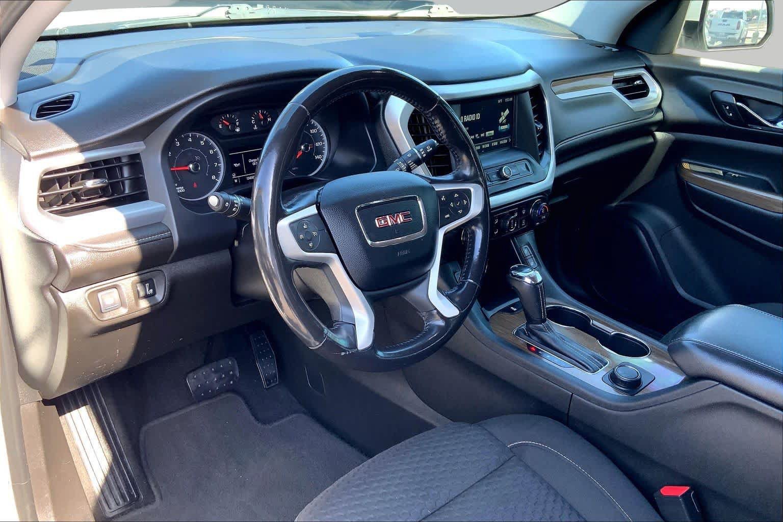 Used 2019 GMC Acadia SLE FWD image 16