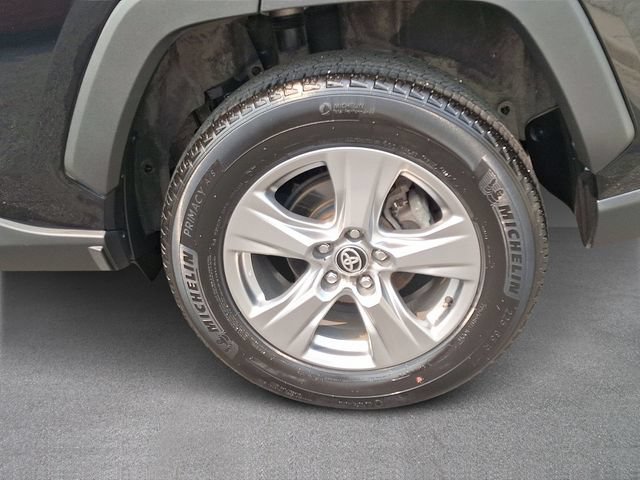 Used 2024 Toyota RAV4 XLE AWD/4WD image 7