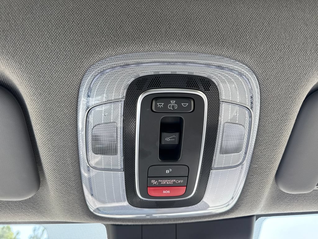 Used 2025 Hyundai Elantra SEL FWD image 28