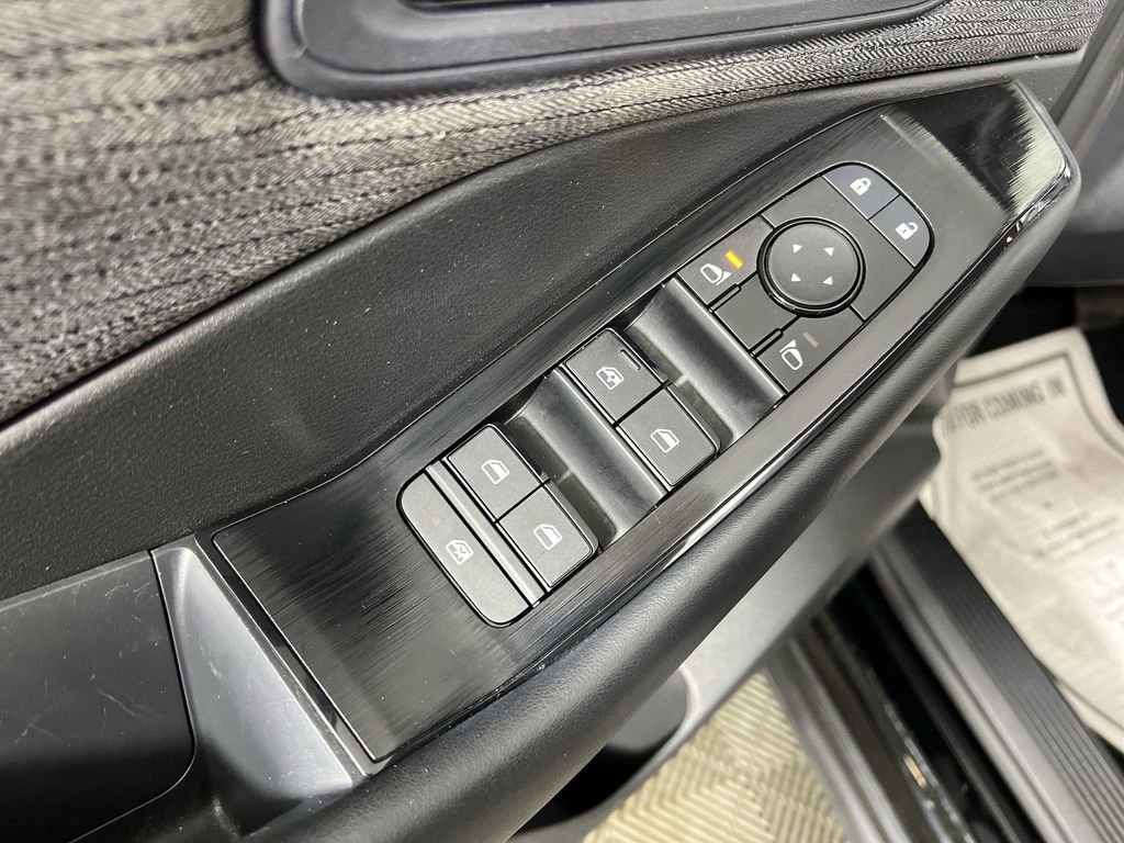 Used 2023 Nissan Rogue S image 22