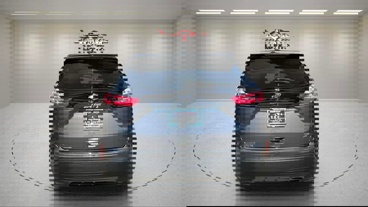 Used 2021 Ford Edge SE w/ Cargo Accessory Package image 4