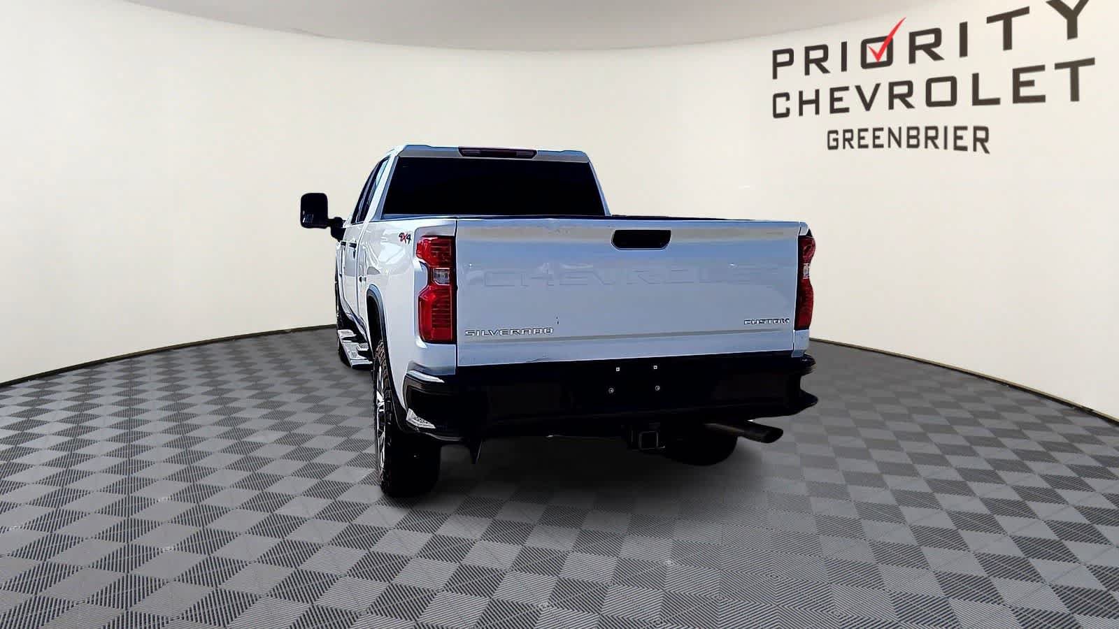 Used 2023 Chevrolet Silverado 2500 Custom w/ Custom Convenience Package AWD/4WD image 7