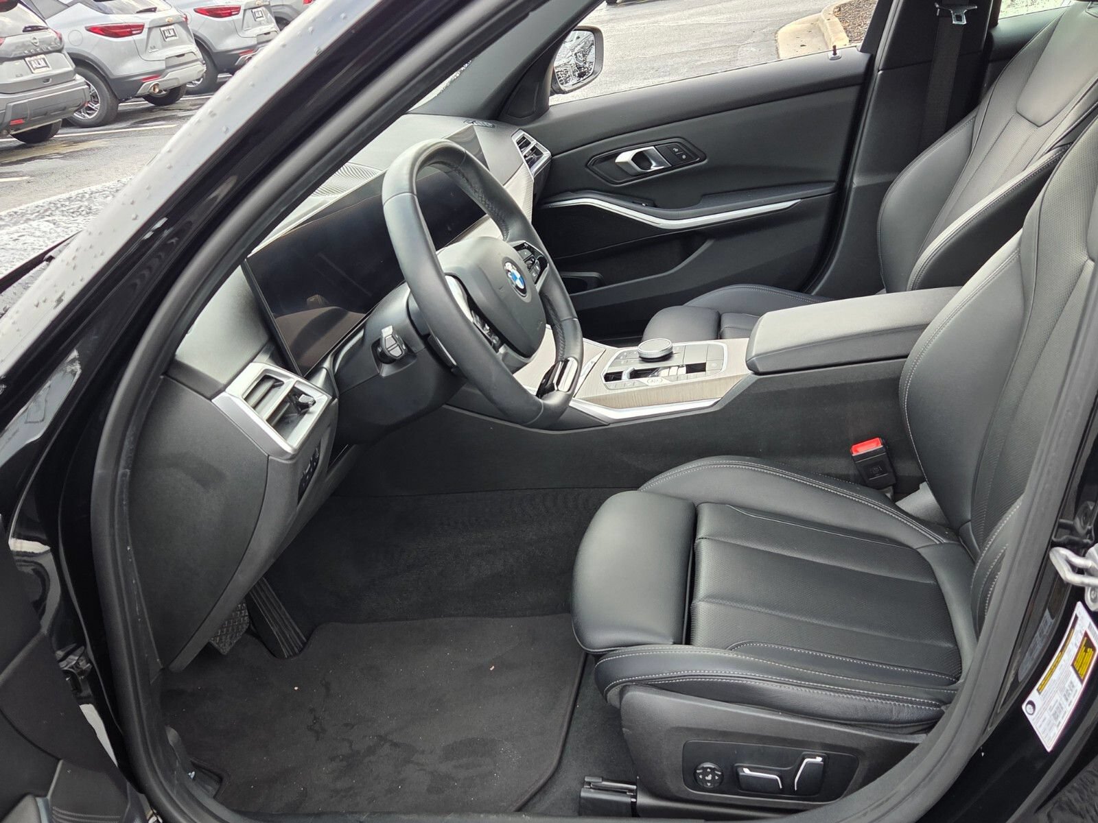 Used 2025 BMW 330i Sedan RWD image 5