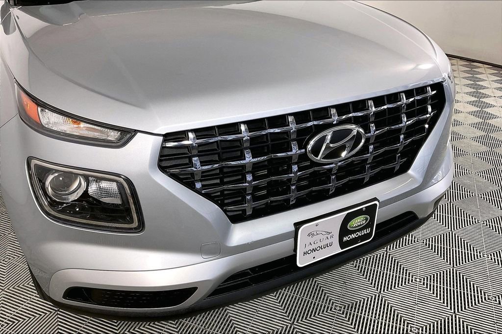 Used 2022 Hyundai Venue SEL image 30