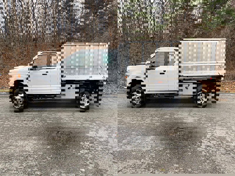 Used 2022 Ford F350 XL w/ Power Equipment Group image 4