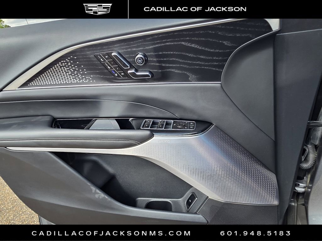 Used 2023 Cadillac Lyriq 2WD image 17