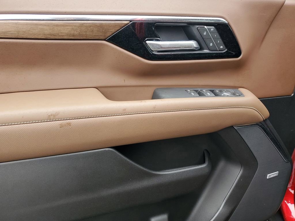 New 2025 Chevrolet Suburban High Country image 21