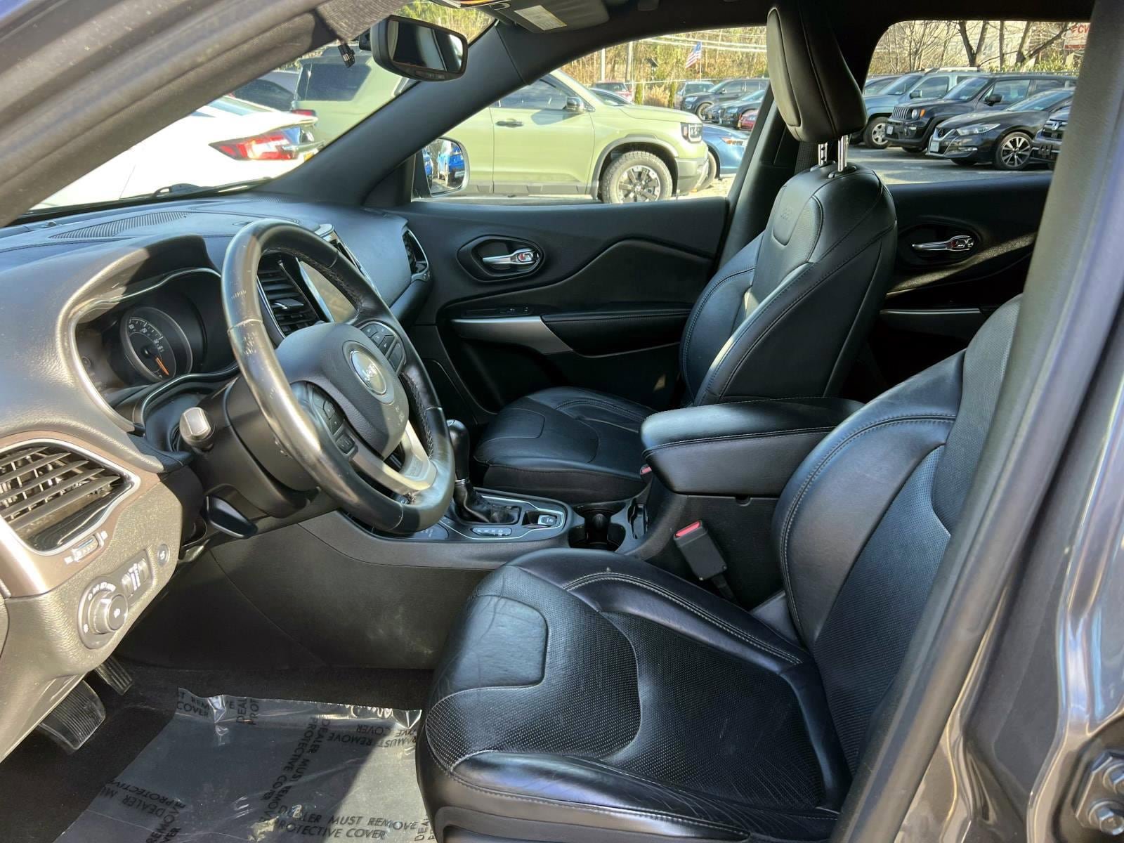 Used 2019 Jeep Cherokee High Altitude AWD/4WD image 13