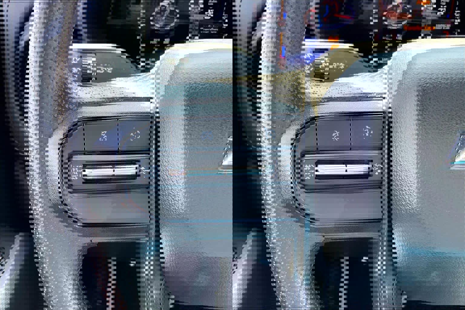 Used 2023 Chevrolet Colorado Trail Boss w/ Technology Package AWD/4WD image 23