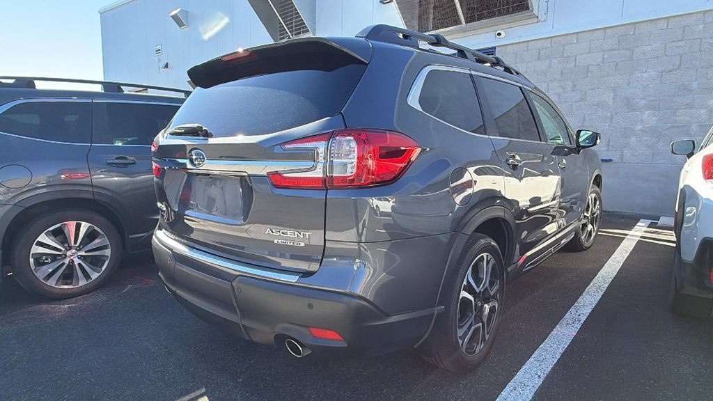 Used 2025 Subaru Ascent Limited AWD/4WD image 2
