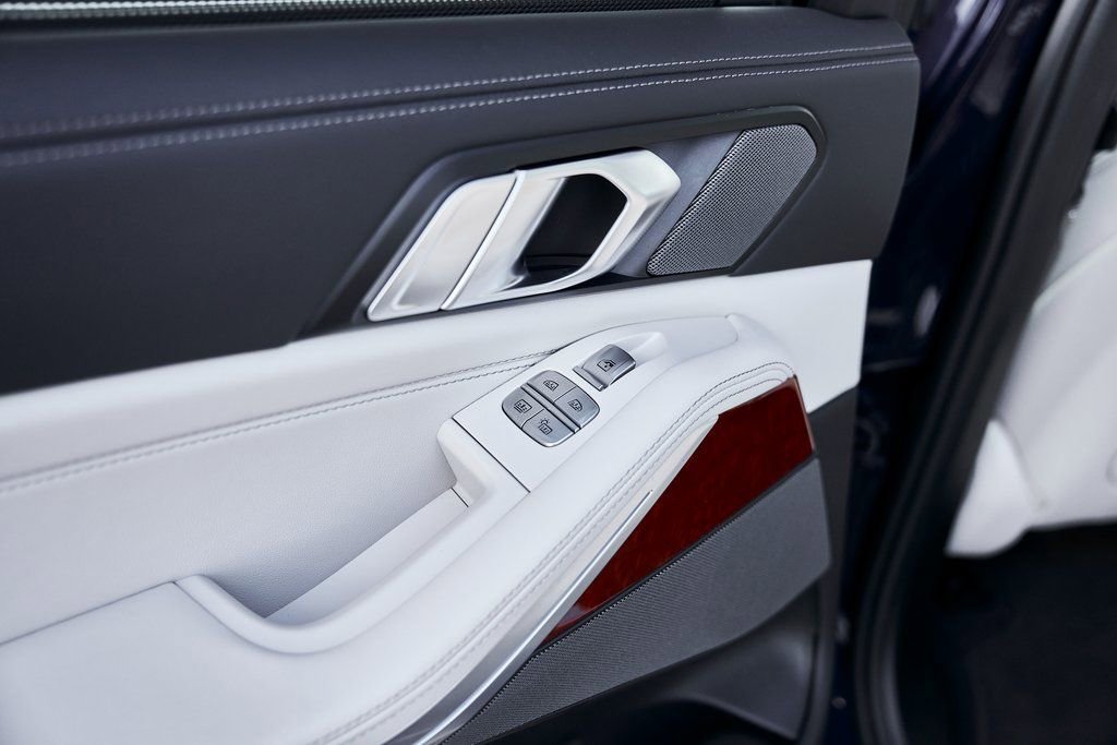 Used 2024 BMW ALPINA XB7 image 57