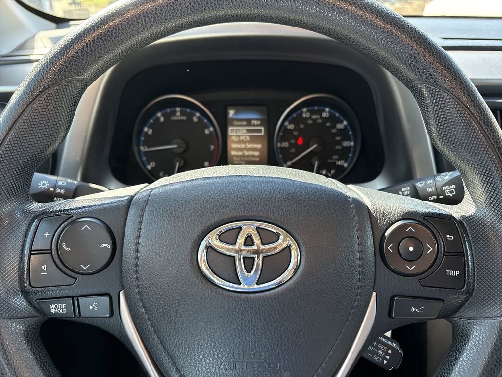 Used 2017 Toyota RAV4 LE image 13
