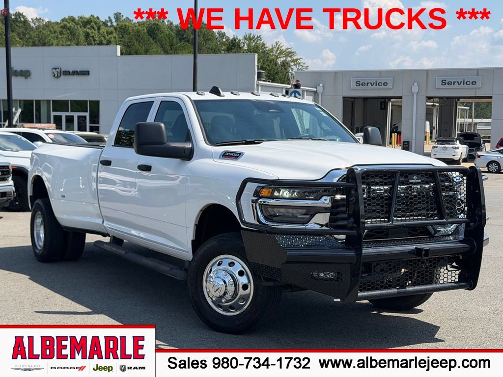 Used 2025 RAM 3500 Tradesman w/ Chrome Appearance Group AWD/4WD image 1