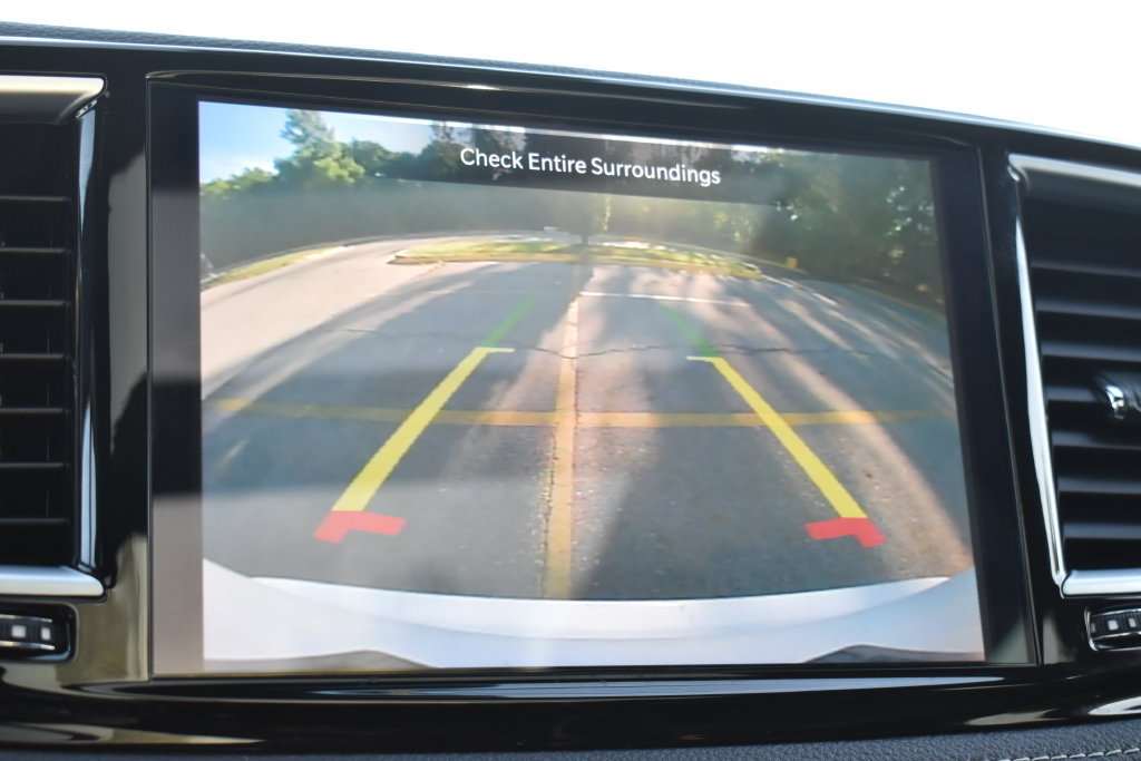 Used 2025 Chrysler Pacifica Limited FWD image 21