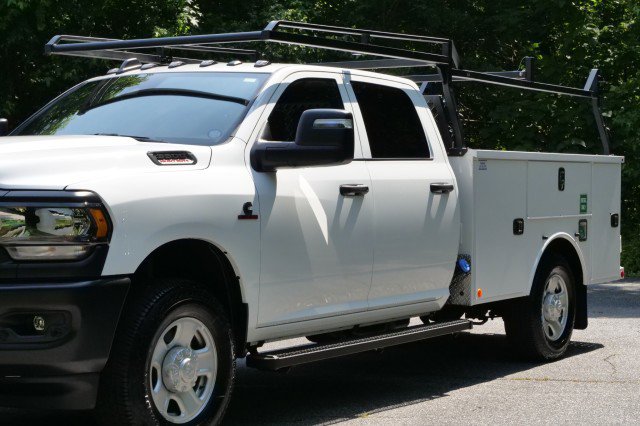 Used 2024 RAM 3500 Tradesman w/ Safety Group image 28