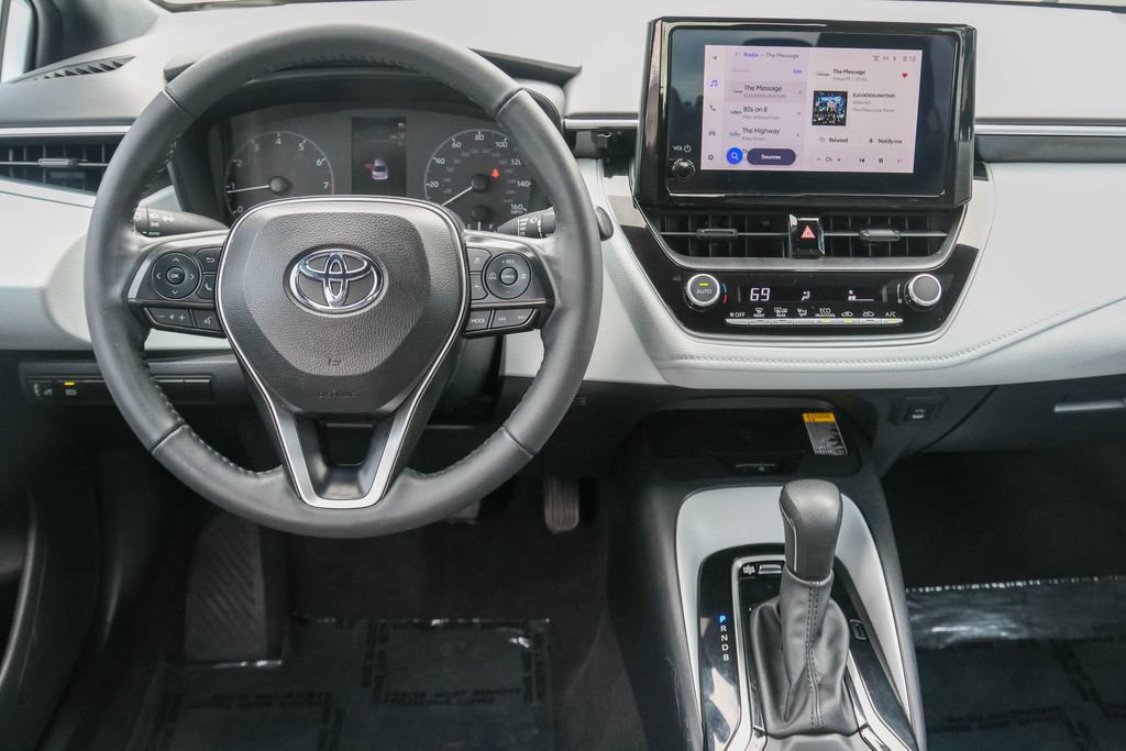 Used 2024 Toyota Corolla SE w/ SE Premium Package FWD image 13