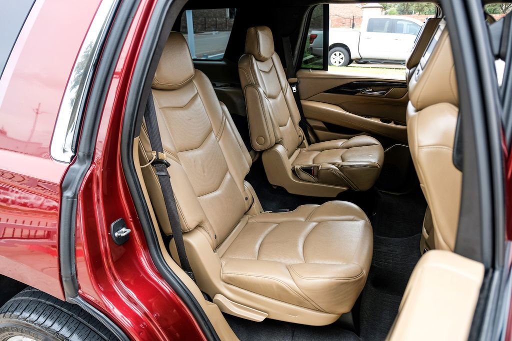 Used 2019 Cadillac Escalade Platinum image 38