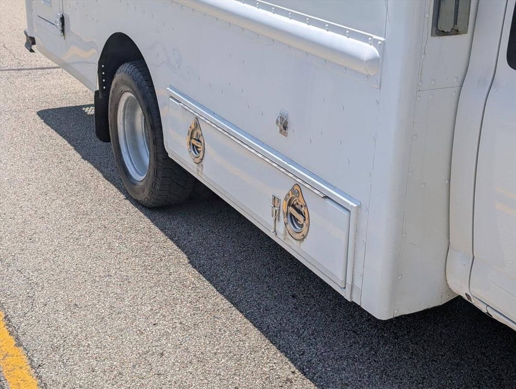 Used 2008 Chevrolet Express 3500 image 23