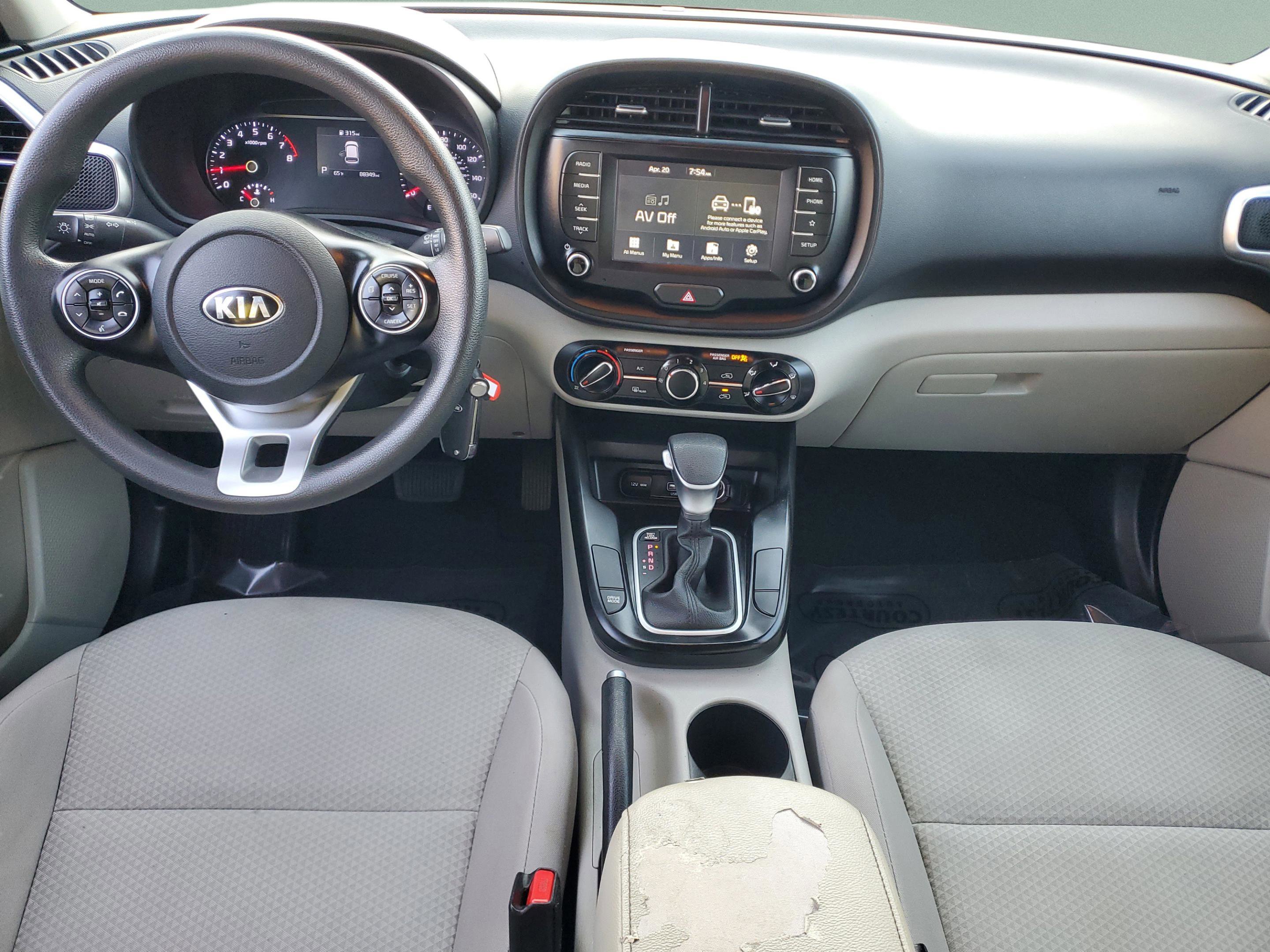 Certified 2020 Kia Soul LX image 13