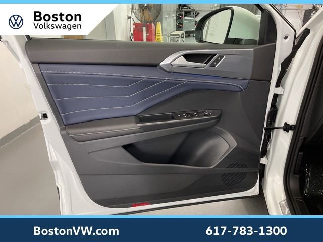 Used 2025 Volkswagen Taos SEL w/ Black Wheel Plus Package image 22