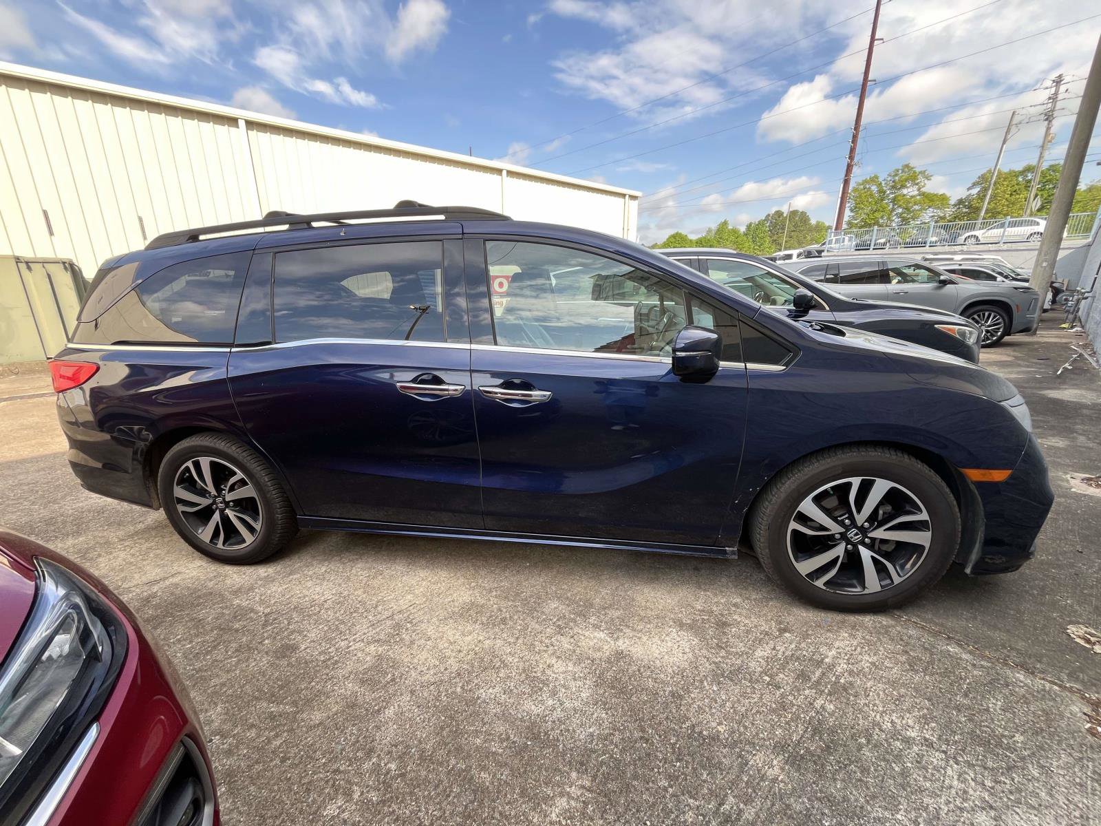 Used 2019 Honda Odyssey Elite image 2