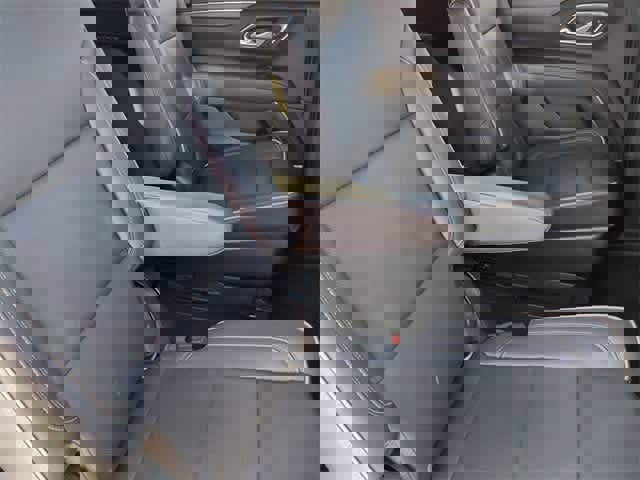 Used 2021 GMC Yukon SLT w/ SLT Luxury Package image 22