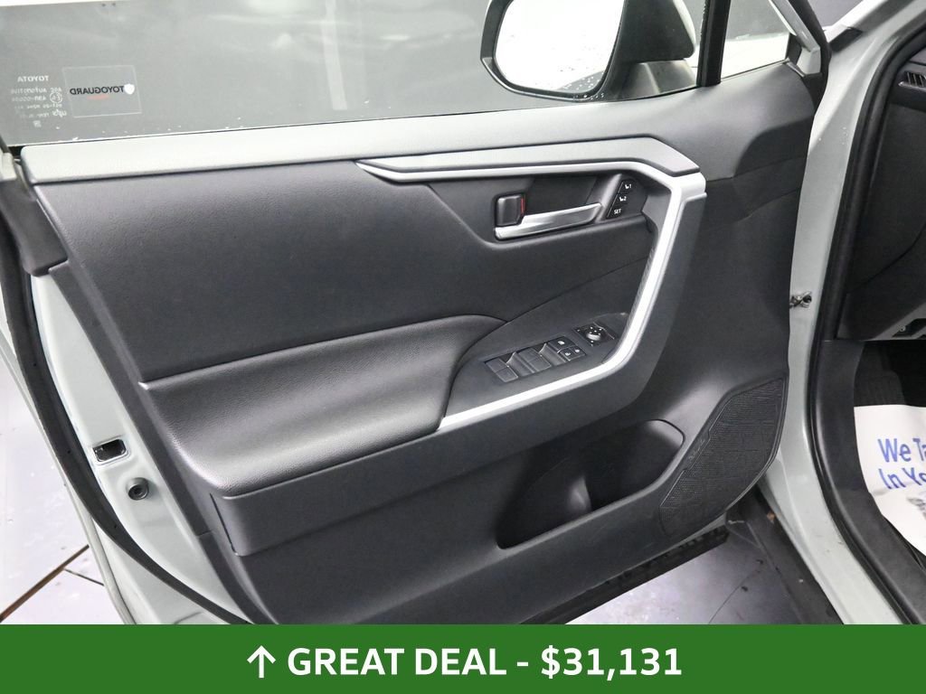 Used 2023 Toyota RAV4 XLE Premium image 29