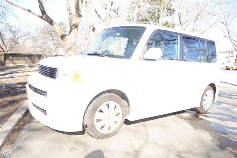 Used 2006 Scion xB image 3