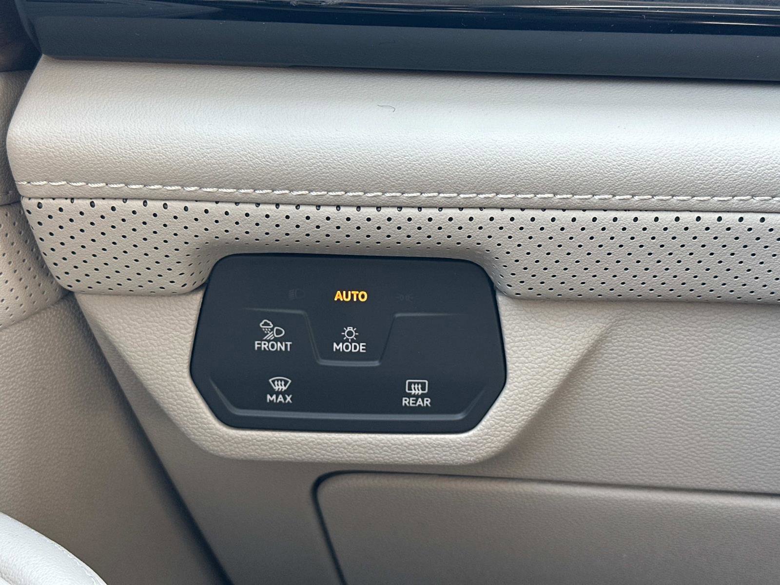 New 2026 Volkswagen Atlas SE image 27