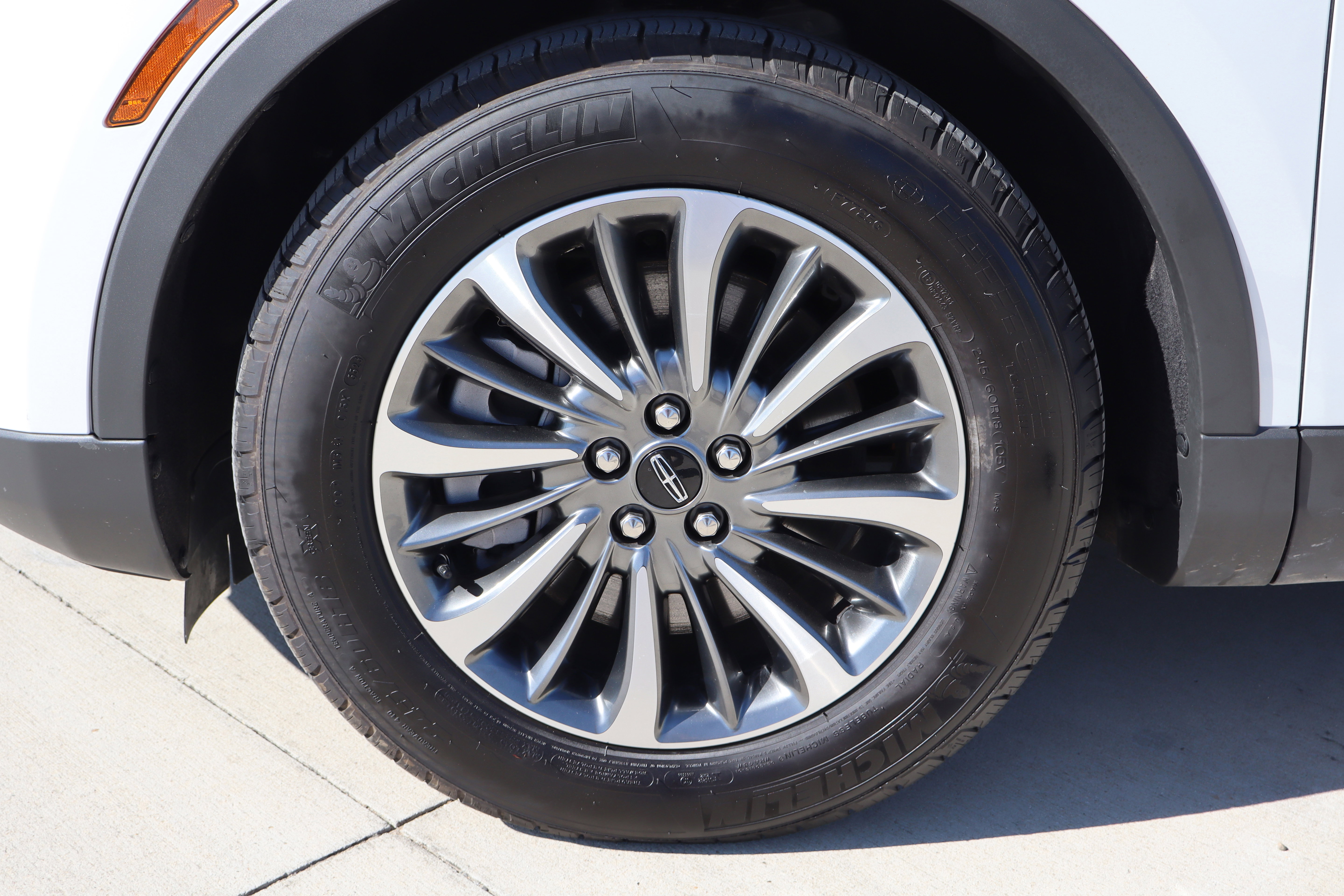 Used 2023 Lincoln Nautilus AWD w/ Premium Package image 31