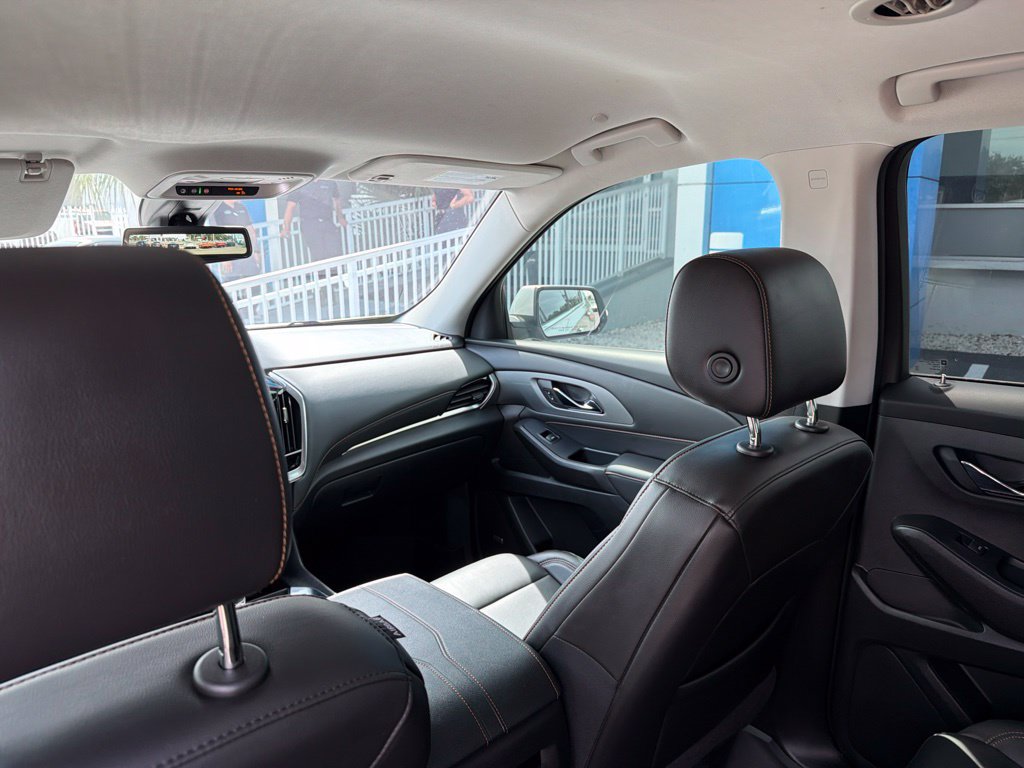 Used 2021 Chevrolet Traverse LT w/ LT Premium Package FWD image 19