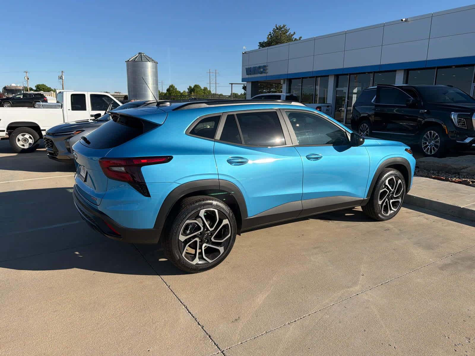 Used 2026 Chevrolet Trax RS w/ Sunroof Package FWD image 9
