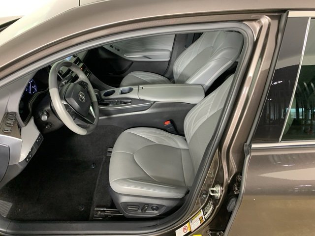 Used 2019 Toyota Avalon Limited image 29