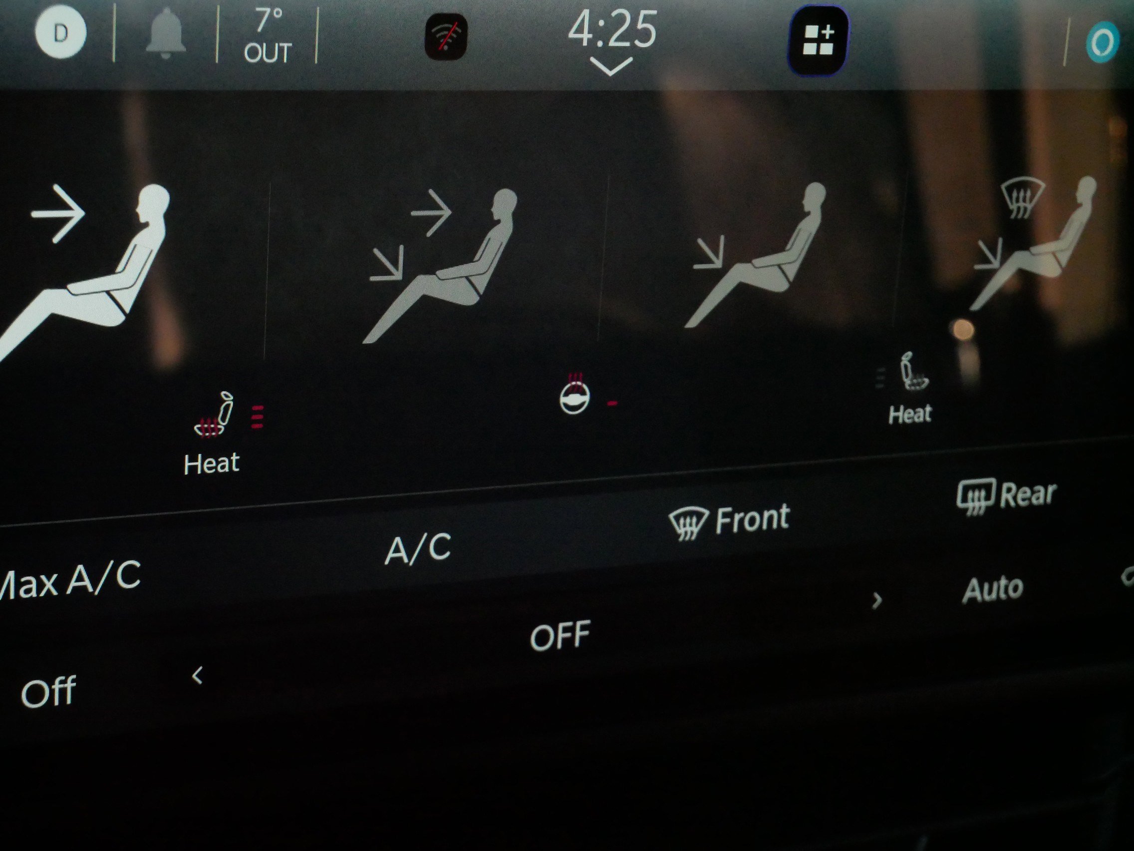 Used 2024 Jeep Wrangler Sahara w/ Technology Group image 30