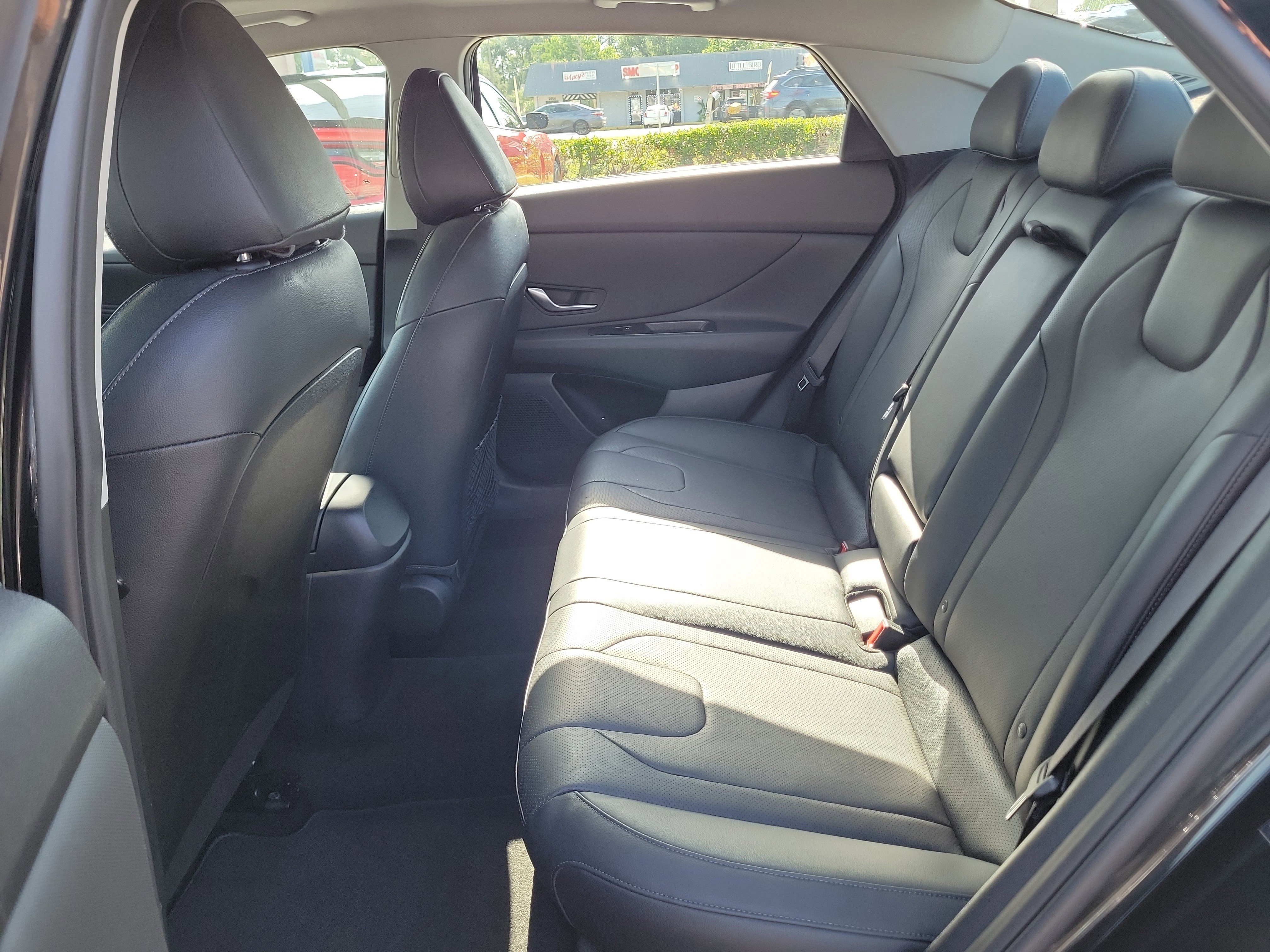 Used 2021 Hyundai Elantra Limited FWD image 14